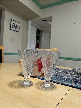 Glass Ice Cream Sundae Cups - Clear Crystal Pattern (Set of 2)